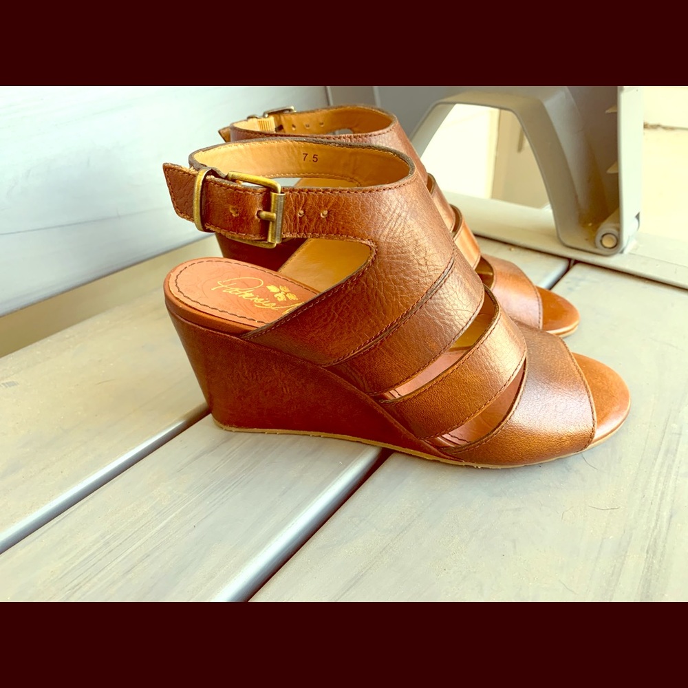 Patricia Nash tan leather wedge sandals
